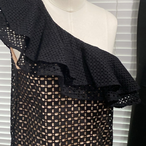 J CREW Black Ruffle Eyelet One Shoulder Top Sz 4 - Picture 2 of 16